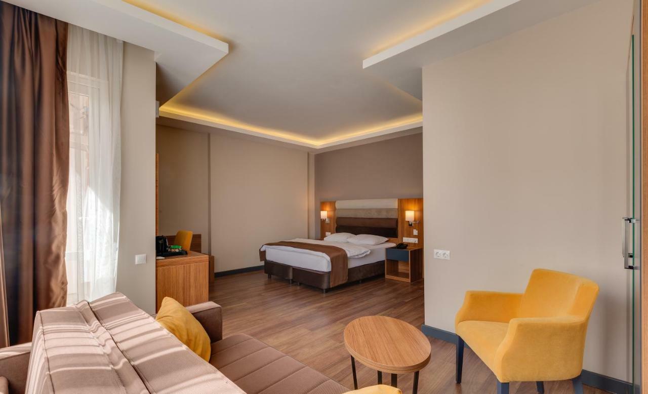 City Hotel Batumi Ngoại thất bức ảnh