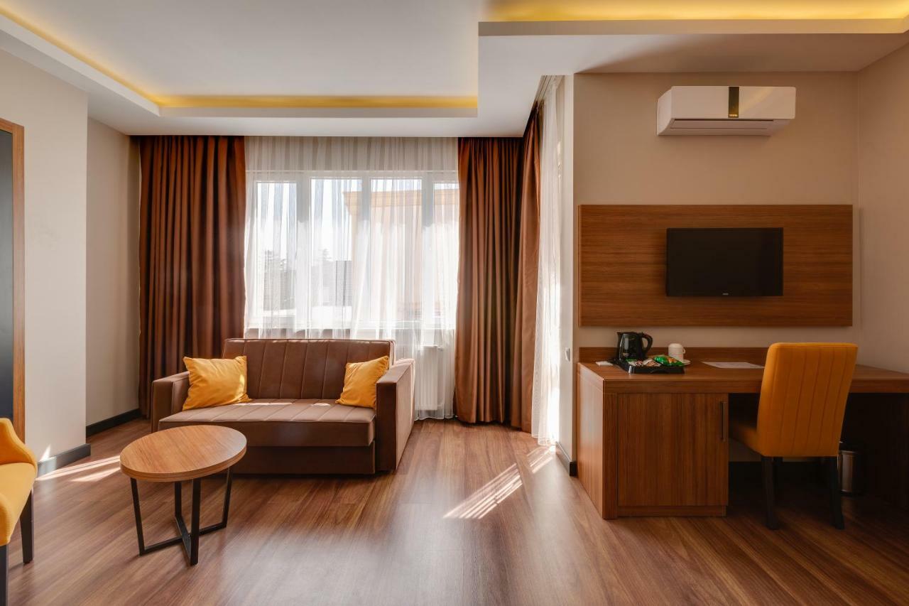 City Hotel Batumi Ngoại thất bức ảnh