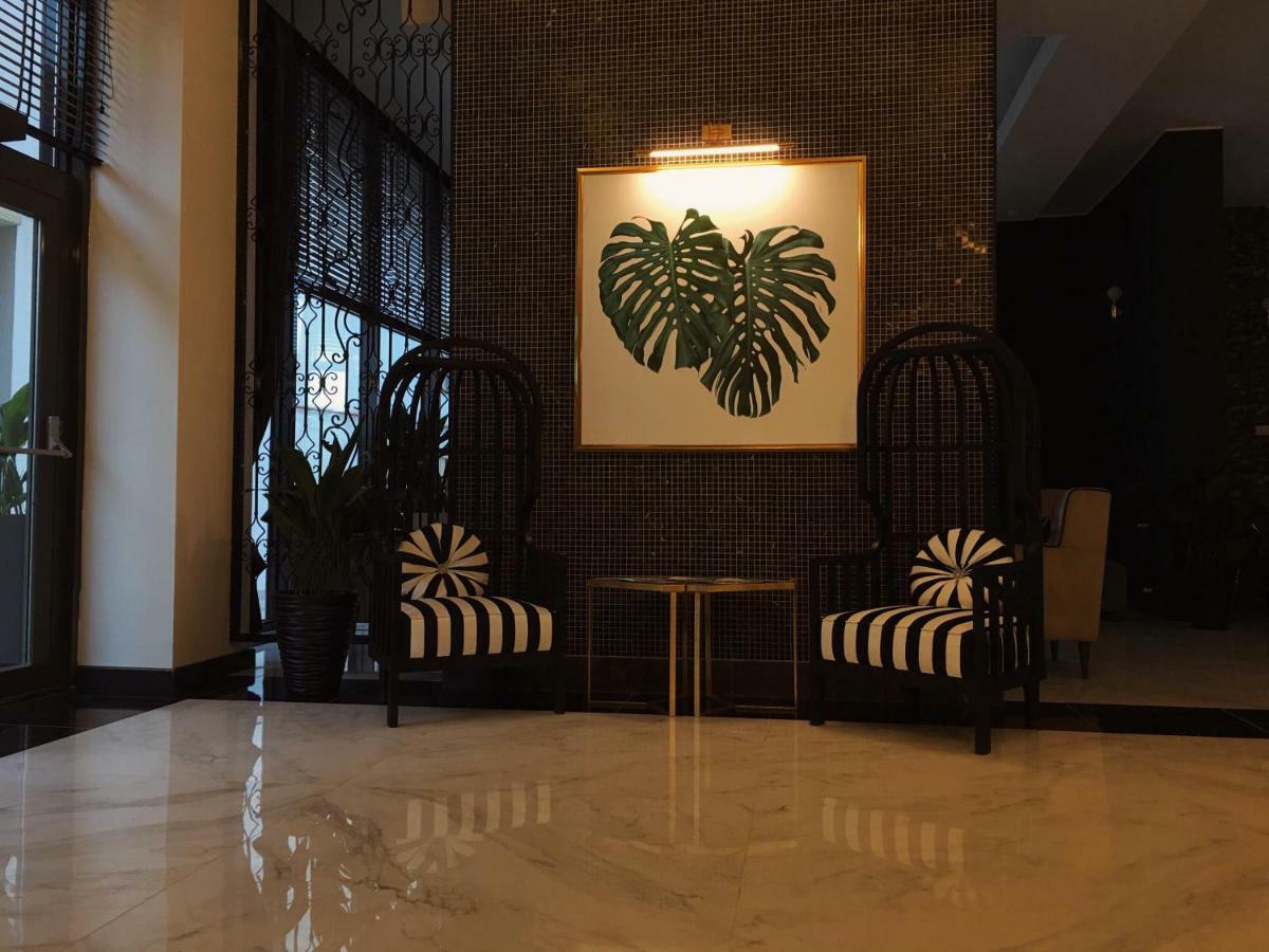 City Hotel Batumi Ngoại thất bức ảnh